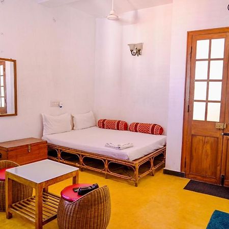 French Rivera Guest House Pondicherry Exteriör bild