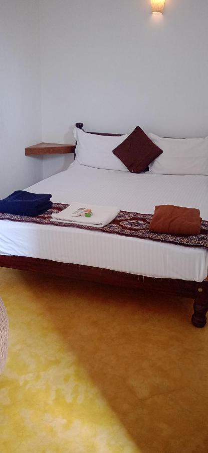 French Rivera Guest House Pondicherry Exteriör bild